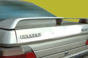 Peugeot 605 - Spoileris bagažinės dangčio.