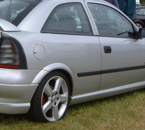Opel Astra G - Slenksčiai (kompl)