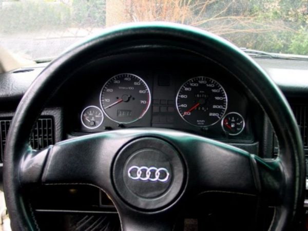 Audi 80 B3 - Spidometrų apdaila