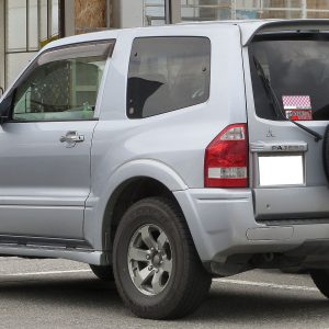 Mitsubishi Pajero 2001-2006m. - Spoileris virš galinio stiklo, 2 door. GFK stiklo audinys.