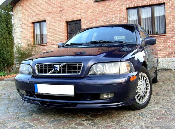 Volvo S40/V40 2000-2004m. - Spoileris priekinio bamperio.