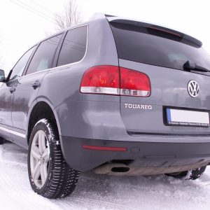 Volkswagen Touareg 2002-2006m. - Spoileris virš galinio stiklo.