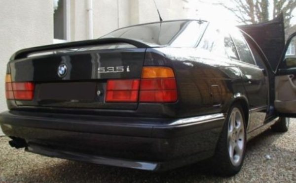 BMW 5 E34 - Spoileris ant bagažinės dangčio.